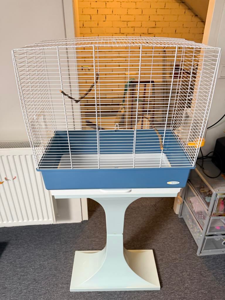 Een nieuwe kooi met standaard, Dieren en Toebehoren, Vogels | Hokken en Kooien, Ophalen of Verzenden, Zo goed als nieuw