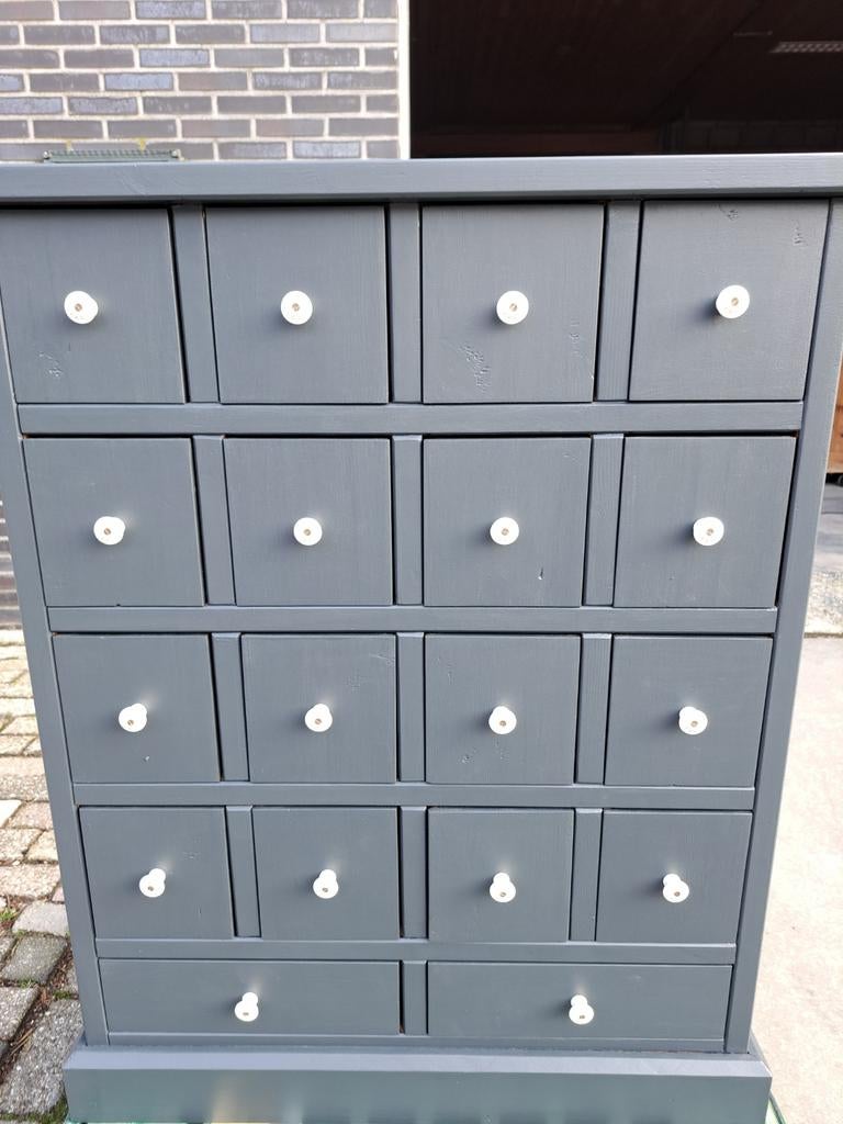 Grenen refurbished grijze ladekast 18 lades, Ophalen, RoDeKo Volendam, R.kooij65@gmail.com, 5 laden of meer