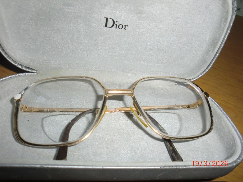 2 antieke brillen van DIOR met i brillenkoker goudkleurig, Ophalen