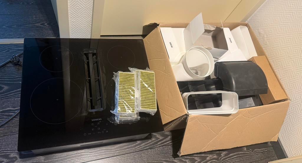 Siemens EH611BE15E inductie met afuiger 60 cm incl acc, Ophalen, 4 kookzones, Zo goed als nieuw, Inbouw