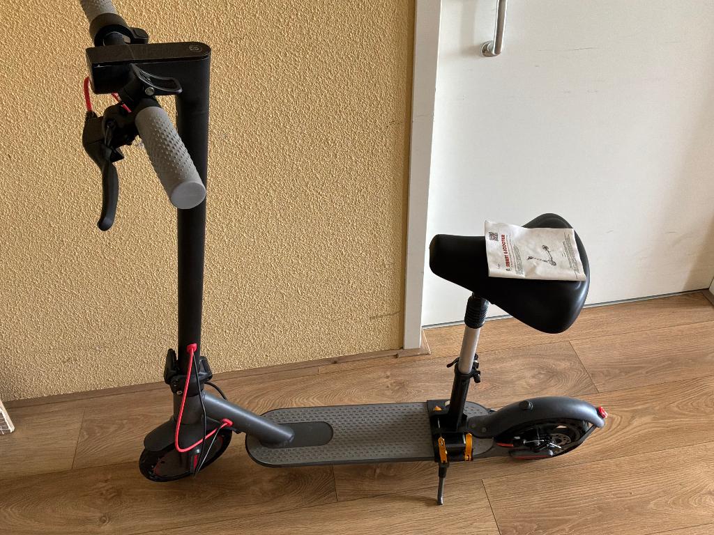 Tuya smart E-scooter, Fietsen en Brommers, Steps, Ophalen, Zo goed als nieuw, Elektrische step (E-scooter), Tuya