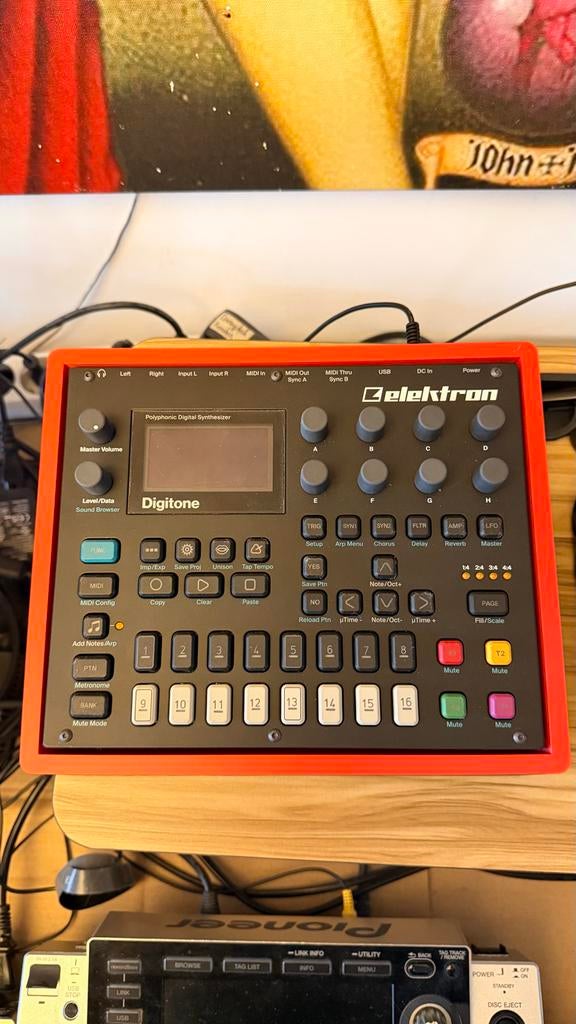 Elektron Digitone MK1 – Perfect Condition + Box, Muziek en Instrumenten, Overige aantallen, Zo goed als nieuw, Met midi-aansluiting