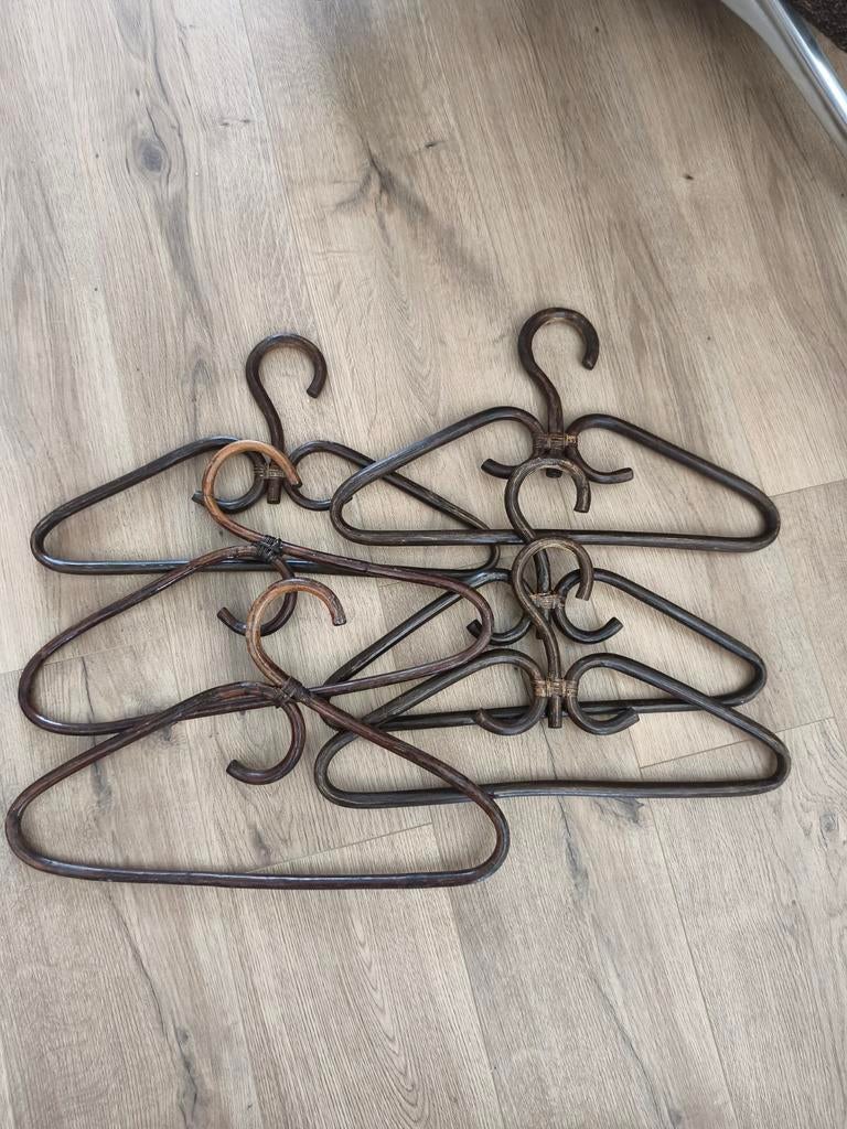 Zes vintage decoratieve kledinghangers van bamboe, Ophalen of Verzenden, Hout, Wandkapstok, Minder dan 100 cm