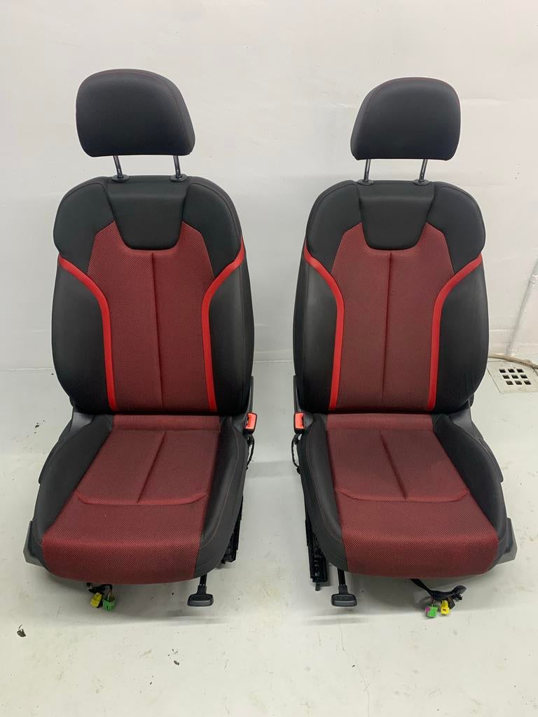 Interieur set rood Audi Q2 S line met stoelverwarming, Auto-onderdelen, Interieur en Bekleding, Ophalen, Gebruikt, Audi