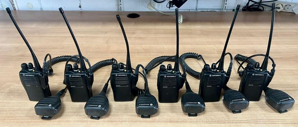 6x Motorola GP344 UHF Portofoons+Spreeksleutels+Multilader, Ophalen of Verzenden, Gebruikt, 2 to 5 km, Portofoon of Walkie-talkie