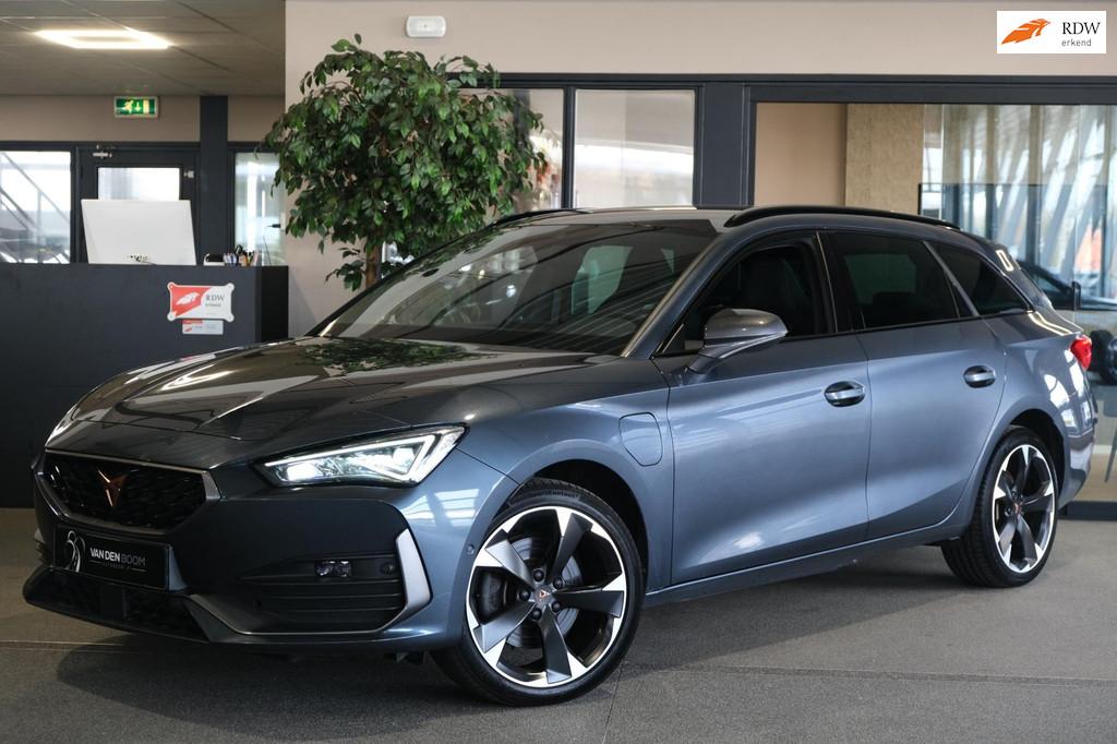 CUPRA Leon Sportstourer 1.4 e-Hybrid 204PK Led Virtual Cam N, Auto's, Cupra, 77 km/l, Gebruikt, Zwart, 4 cilinders