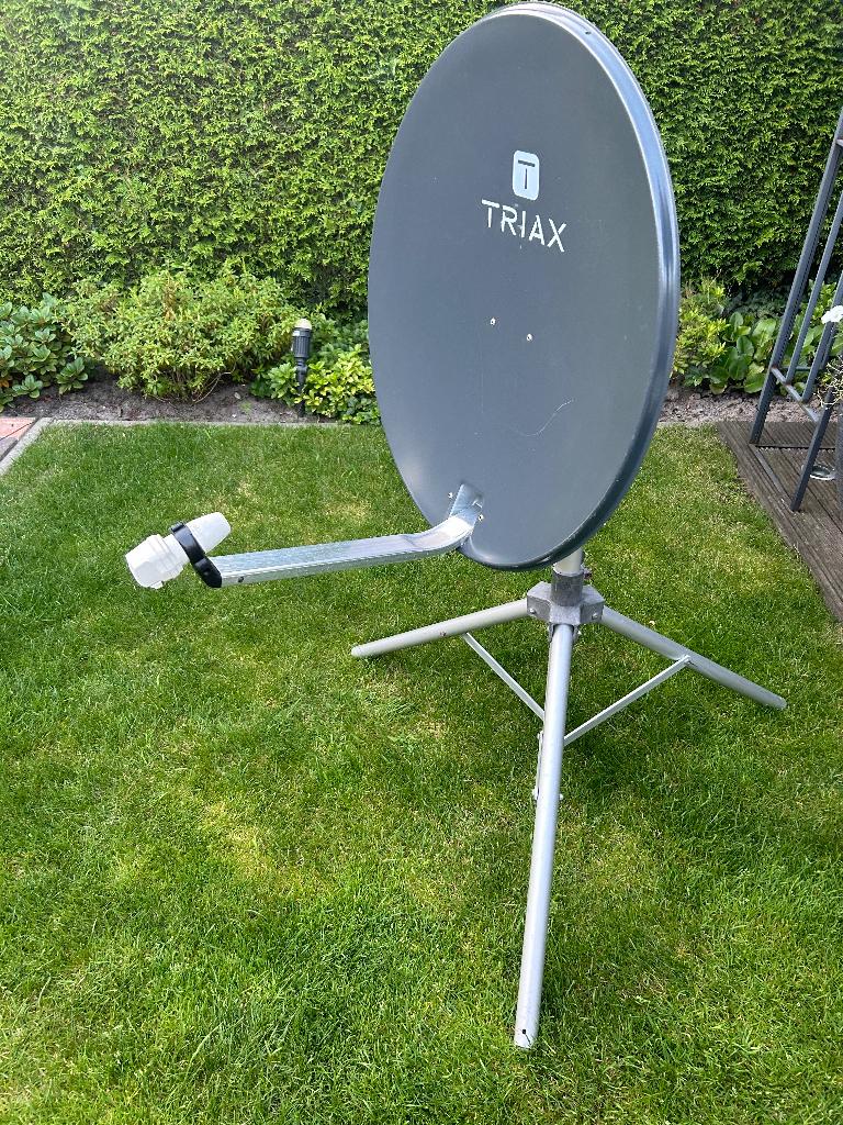 Satellietschotel op statief, Ophalen, Gebruikt