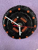 Klok gemaakt van oude drukgroep - Eyecatcher!, Ophalen of Verzenden, Zo goed als nieuw, Analoog, Wandklok