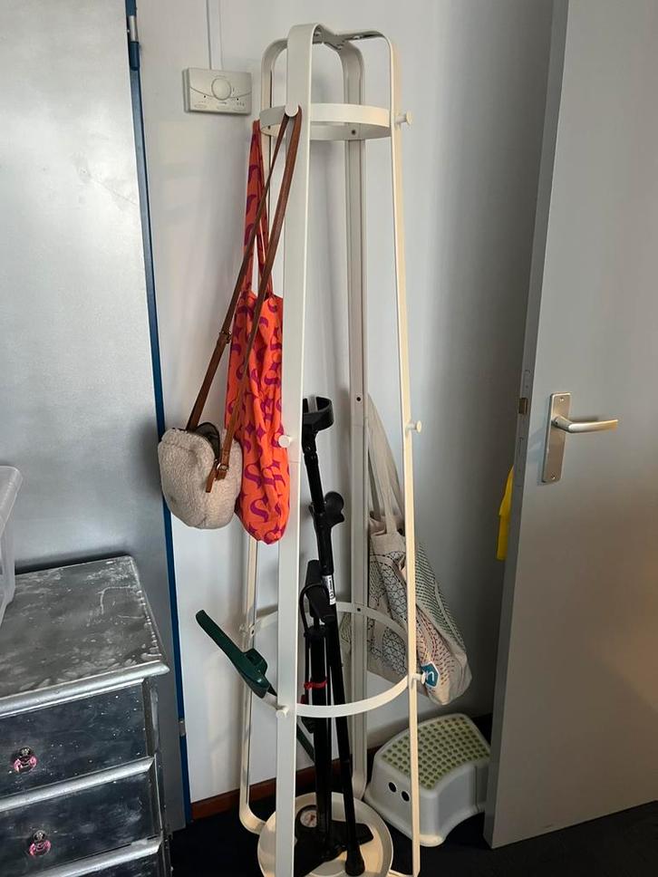 Staande kapstok wit – modern – nette staat, Huis en Inrichting, Woonaccessoires | Kapstokken, Zo goed als nieuw, Staande kapstok