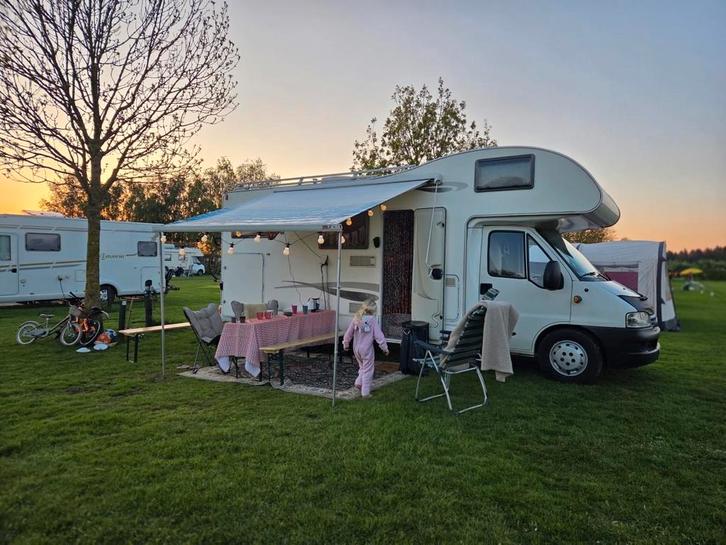 McLouis 690 familiecamper 6p | NIEUWE koppeling/accu/banden, Caravans en Kamperen, Campers, Particulier, tot en met 6, Alkoof