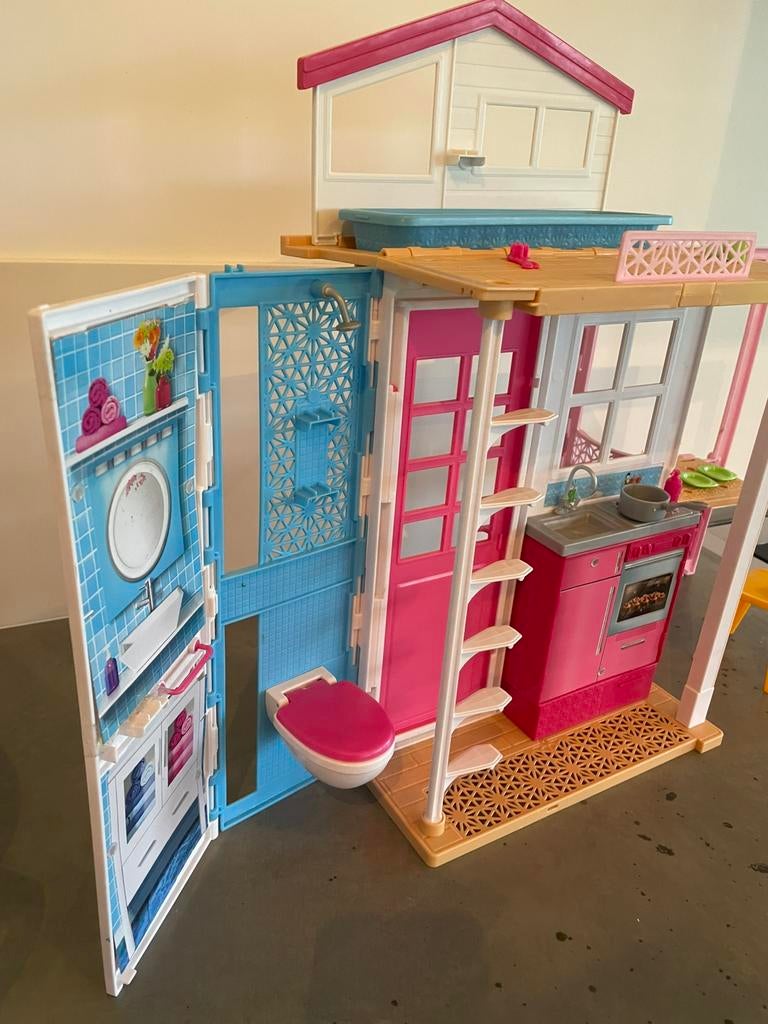 Barbie huis, Kinderen en Baby's, Speelgoed | Poppenhuizen, Ophalen of Verzenden, Zo goed als nieuw, Poppenhuis