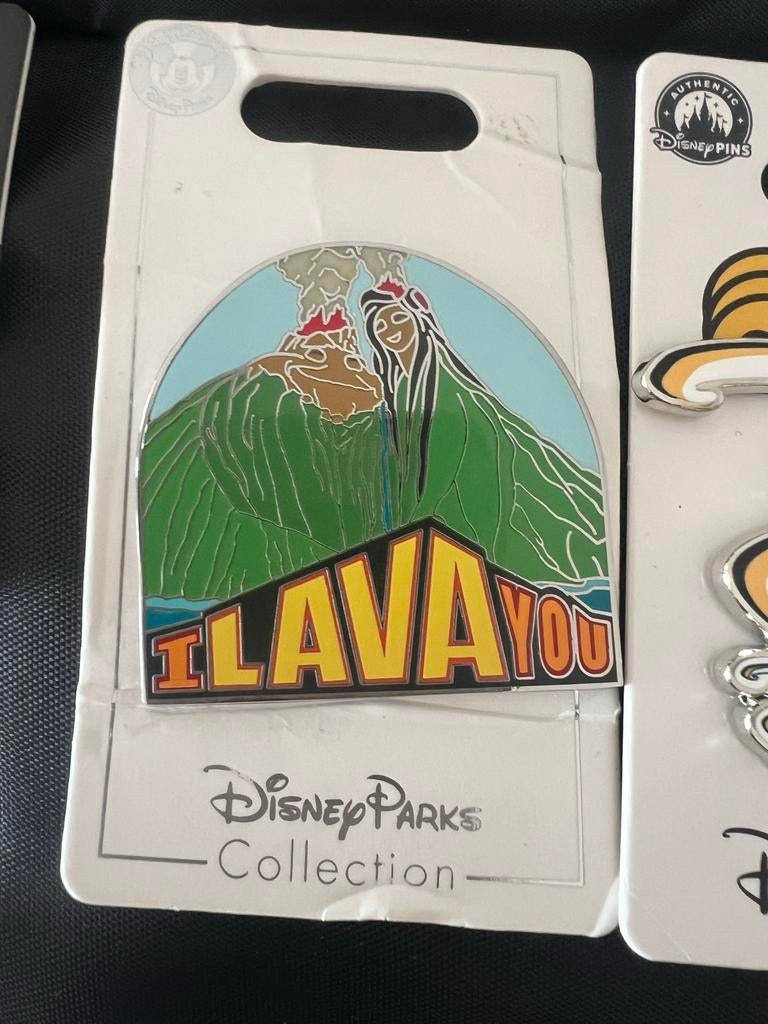 Disney Pin: I Lava You - Vulkaan Liefde, Verzamelen, Ophalen of Verzenden, Overige figuren, Nieuw, Overige typen