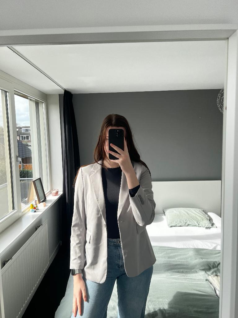 Mooie grijze blazer van HM in maat S zo goed als nieuw, H&M, Ophalen of Verzenden, Zo goed als nieuw, Jasje