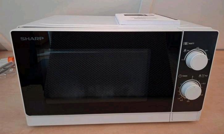 Z.g.a.n Sharp magnetron met draaiplateau, 800 Watt, type 200, Witgoed en Apparatuur, Magnetrons, Zo goed als nieuw, Vrijstaand