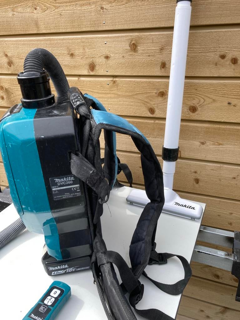 Makita DVC260 Rugstofzuiger - Zo goed als nieuw, Witgoed en Apparatuur, Stofzuigers, Ophalen, Zo goed als nieuw, Stofzak, Stofzuiger
