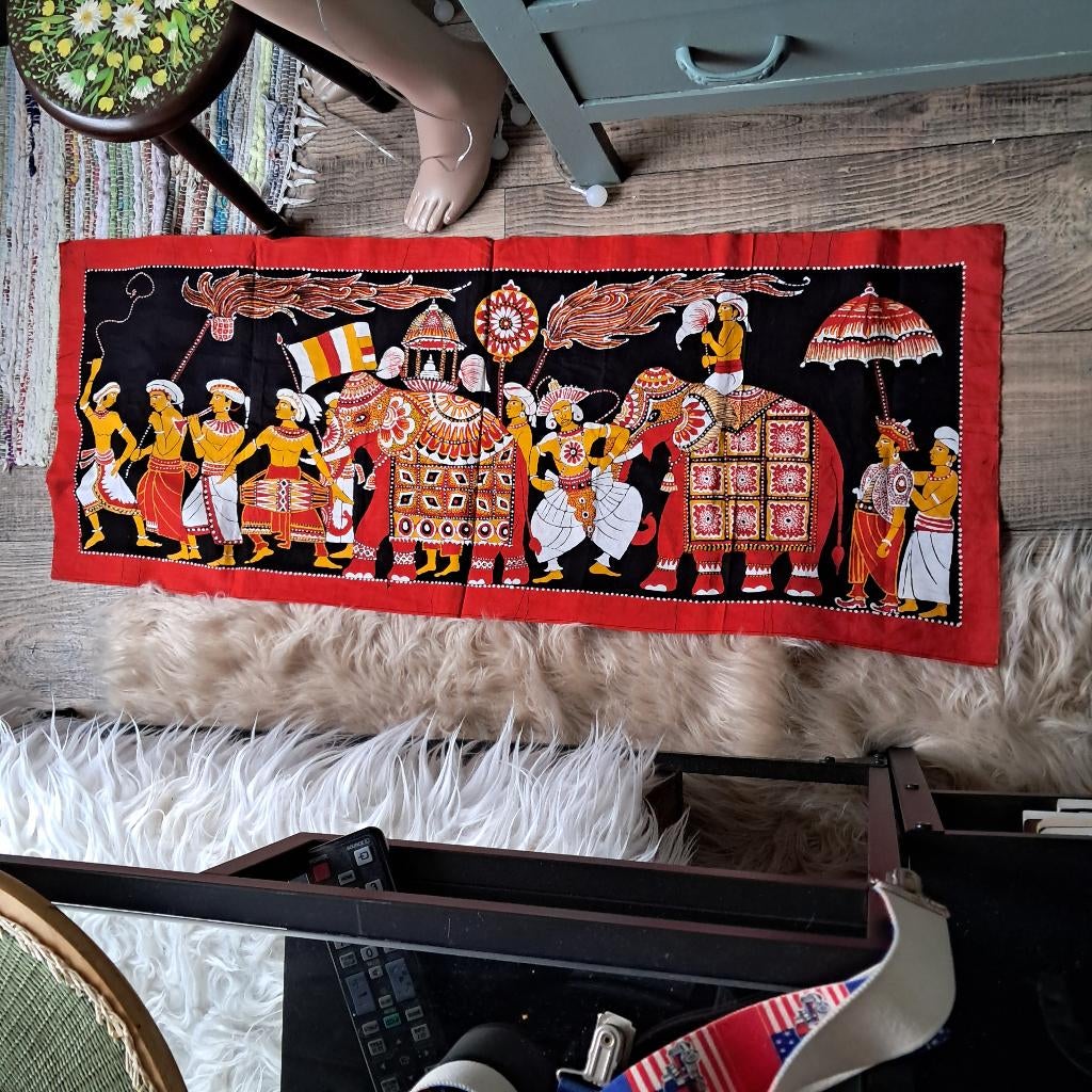Mooi paneel batik stof olifant Sri Lanka ca 115 x 40 2404, Huis en Inrichting, Oosters, -, Meerkleurig, Ophalen of Verzenden