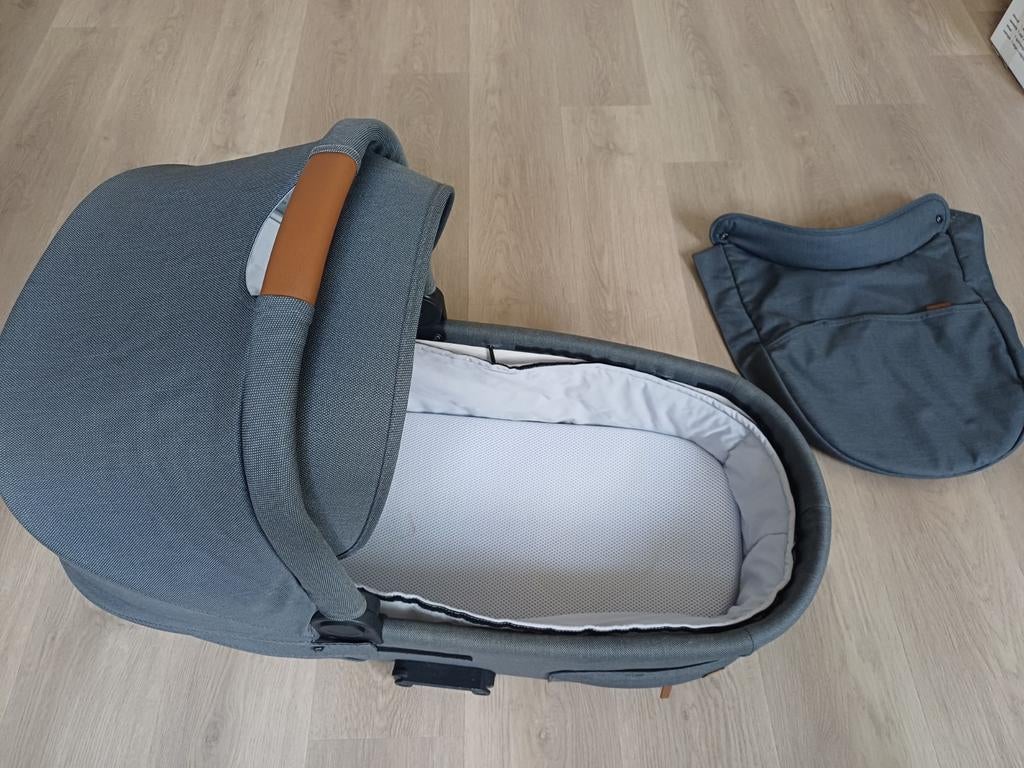 Wagenbak Mutsy Nio (reiswieg), Ophalen, Gebruikt, Mutsy