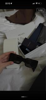 Prada zonnebril, Zonnebril, Ophalen of Verzenden, Zo goed als nieuw, Prada