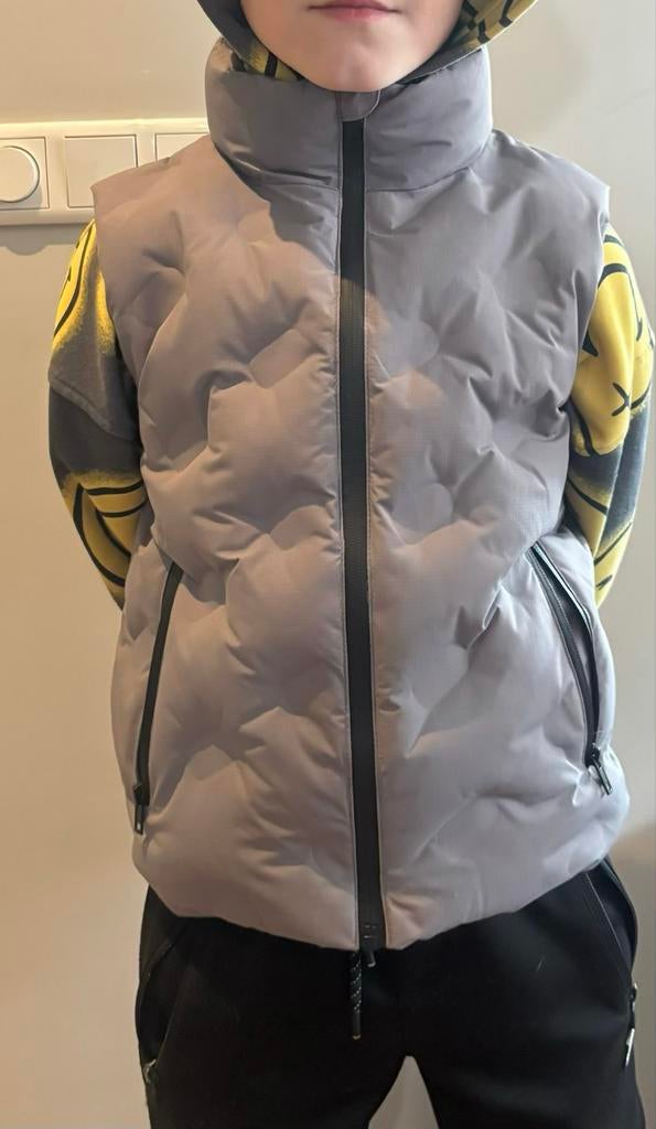 Grijze bodywarmer Primark, maat 128 (7-8 jaar), Kinderen en Baby's, Kinderkleding | Maat 128, Ophalen of Verzenden, Gebruikt, Jongen of Meisje