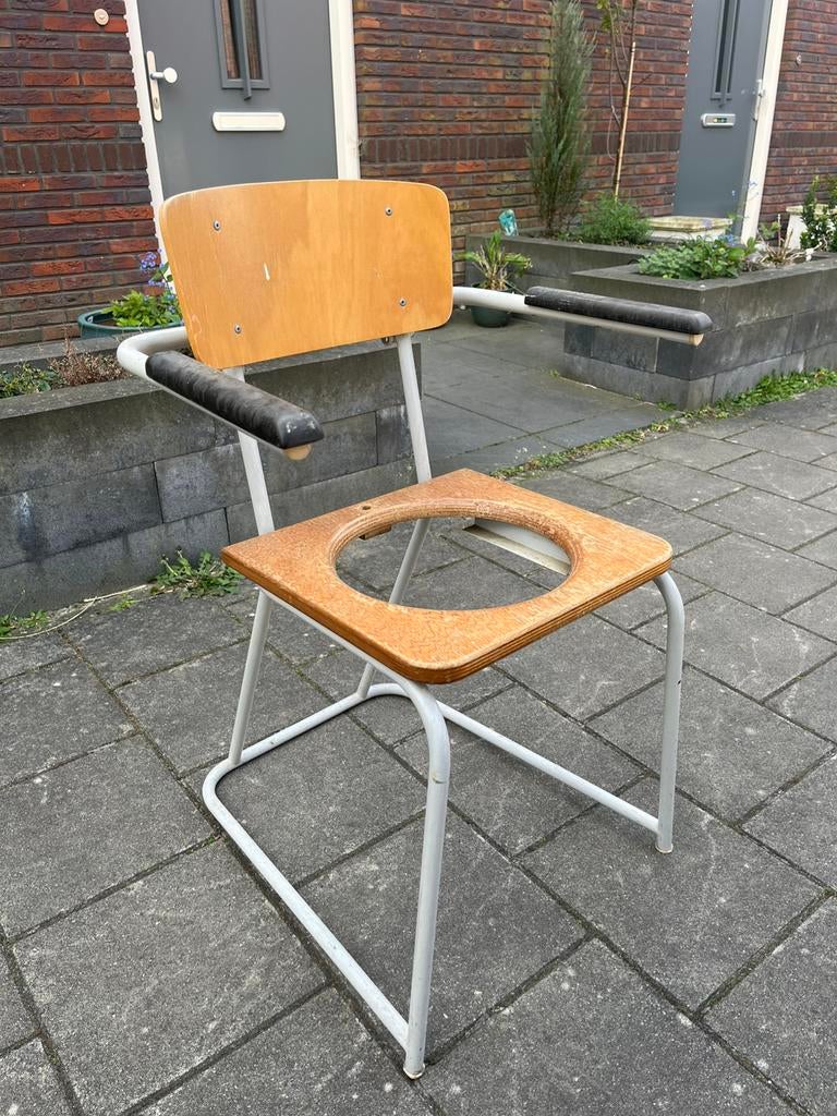Antieke Klassieke po stoel, Huis en Inrichting, Stoelen, Ophalen of Verzenden, Zo goed als nieuw, Bruin, Eén