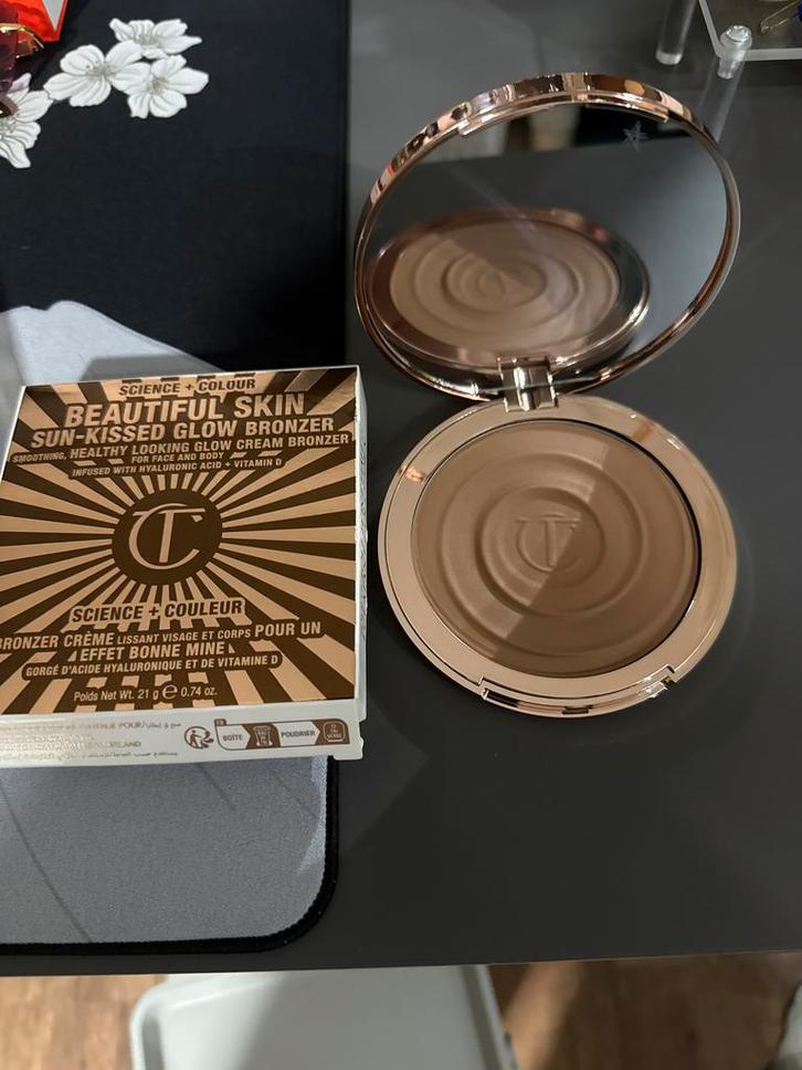Charlotte Tilbury Beautiful Skin Sun-Kissed Glow Bronzer, Sieraden, Tassen en Uiterlijk, Uiterlijk | Cosmetica en Make-up, Nieuw