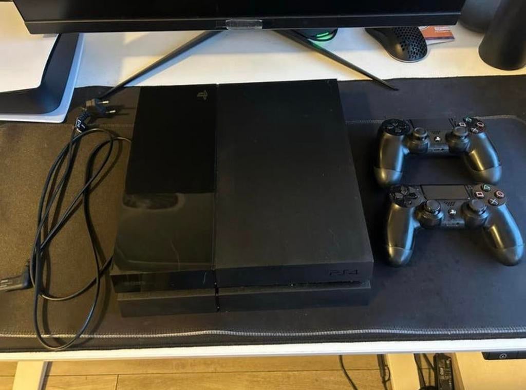 Ps4 1TB, Spelcomputers en Games, Spelcomputers | Sony PlayStation 4, Zo goed als nieuw, Met 2 controllers, Ophalen