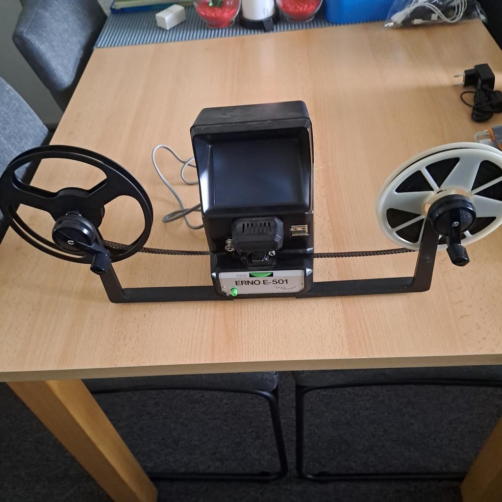 8mm film projector lampje is defect, Ophalen of Verzenden, 8mm film