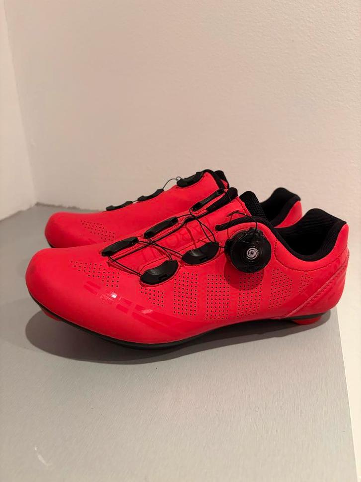 Rode fietsschoenen, Fietsen en Brommers, Fietsaccessoires | Fietskleding, Zo goed als nieuw, Heren, Schoenen, Overige maten, Ophalen