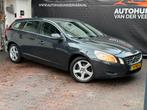 Volvo V60 1.6 T3 Momentum, PDC/Clima/Sound/Trekkaak/Etc, Auto's, Volvo, Voorwielaandrijving, Gebruikt, 4 cilinders, 150 pk