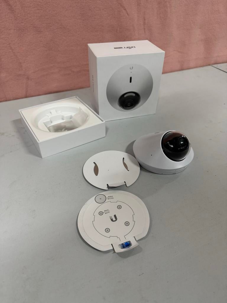 Ubiquiti UniFi Protect G4 Dome, Ophalen of Verzenden, Zo goed als nieuw, Buitencamera