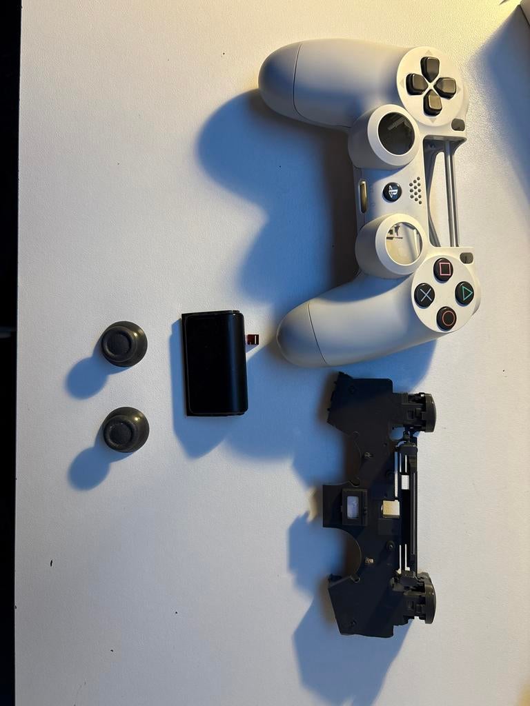 PS4 onderdelen: controller behuizing, joysticks, batterij, Ophalen of Verzenden, Gebruikt, Overige typen, PlayStation 4