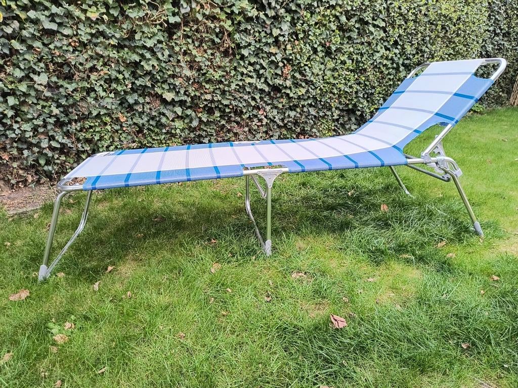 Blauw ligbed, hoger model, Ophalen, Zo goed als nieuw, Aluminium, Verstelbaar