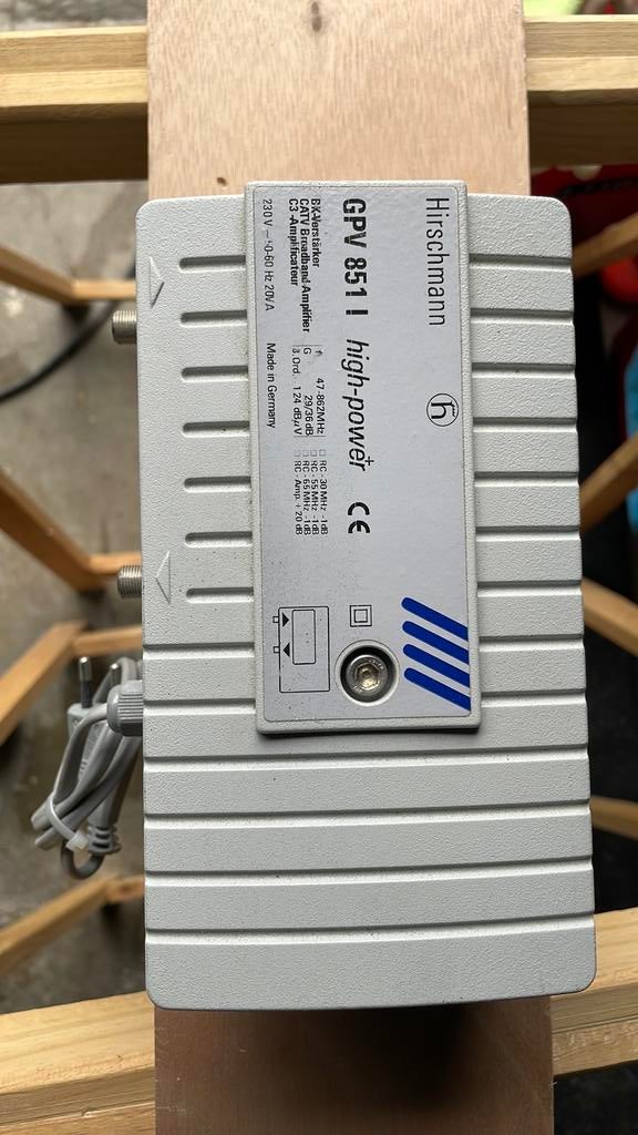 Hirschmann GPV-851 F Universele Breedband Versterker, Ophalen of Verzenden, Zo goed als nieuw, Minder dan 2 meter, Coaxiale kabel