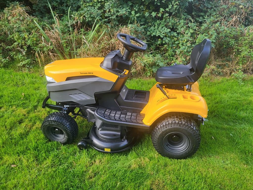 Zitmaaier Stiga Tornado 398M, Tuin en Terras, Ophalen, Zo goed als nieuw