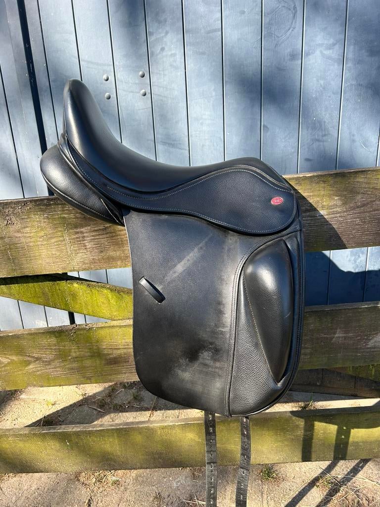 Kent en masters dressuurzadel, Dieren en Toebehoren, Paarden en Pony's | Zadels, Ophalen, Zo goed als nieuw, Dressuur