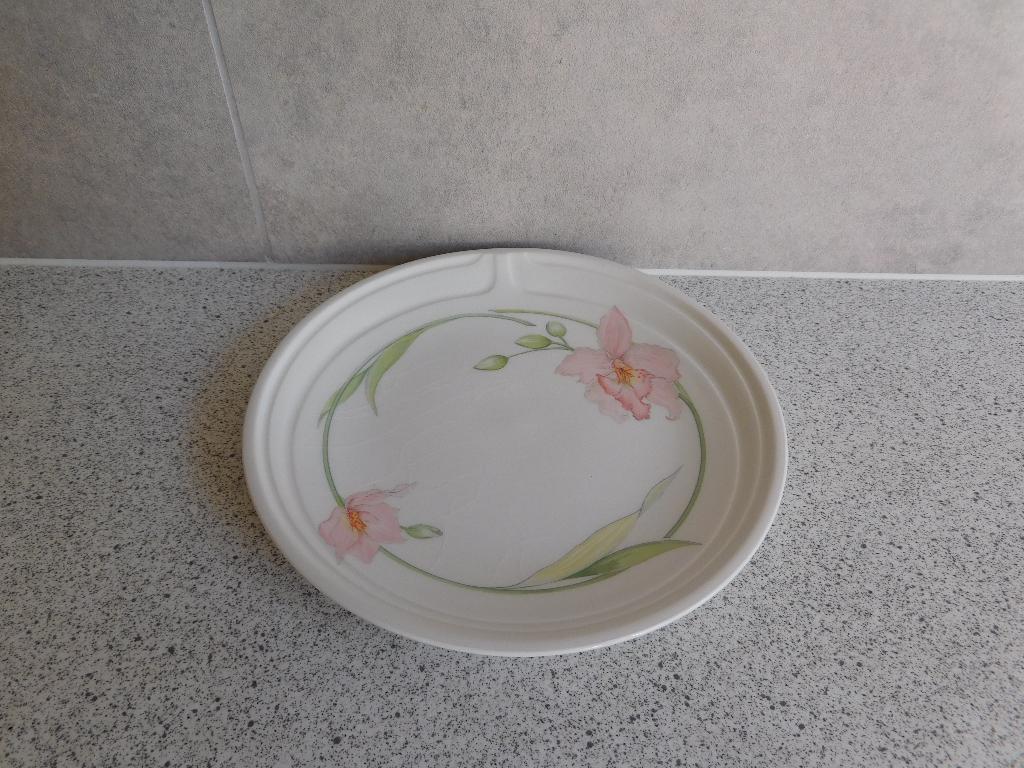 Bord 17 cm. Celebrity Johnson Brothers, Ophalen of Verzenden, Zo goed als nieuw, Bord(en), Overige stijlen