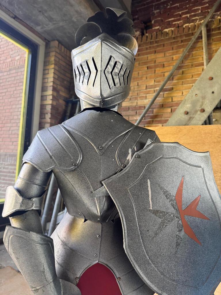 Ridder met harnas van metaal, Ophalen, Gebruikt