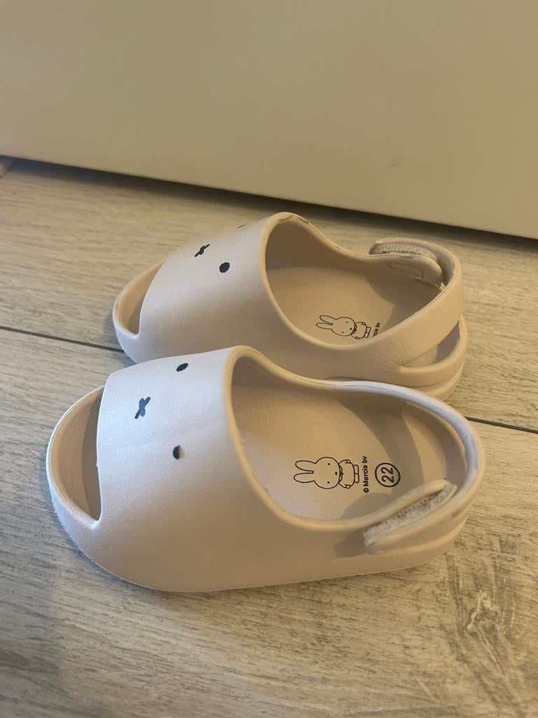 Nijntje zwemschoentjes HEMA badslippers maat 22, Kinderen en Baby's, Babykleding | Schoentjes en Sokjes, Laarsjes, Zo goed als nieuw
