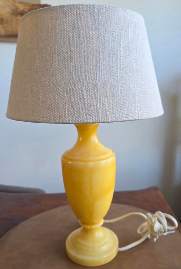 Vintage Albasten Tafellamp met Linnen Kap - Geel, Huis en Inrichting, Lampen | Tafellampen, Gebruikt, Vintage, Klassiek, Retro
