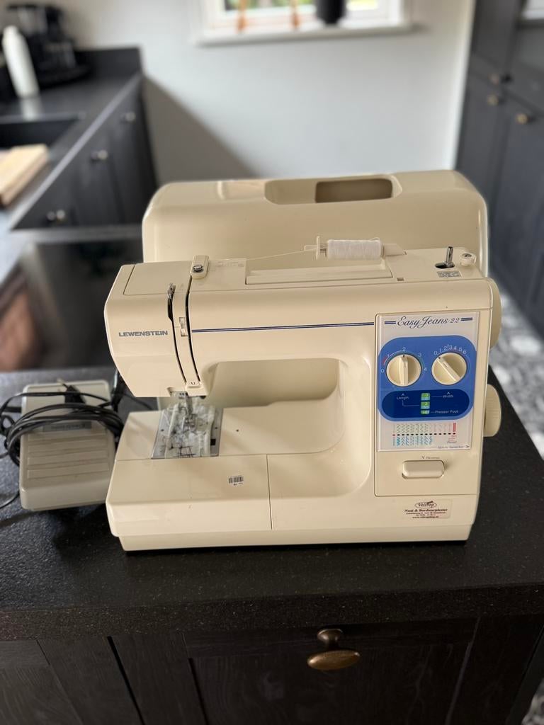 Naaimachine Lewenstein, Industrieel, Ophalen, Lewenstein, Naaimachine