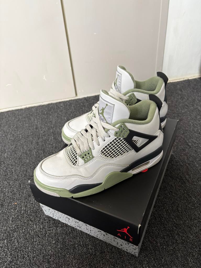 Jordan schoenen - Zo goed als nieuw! Maat 38-39, Kleding | Dames, Schoenen, Ophalen of Verzenden, Zo goed als nieuw, Sportschoenen