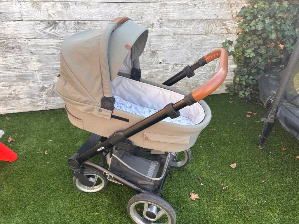 Mutsy Nio kinderwagen met accessoires, Kinderen en Baby's, Kinderwagens en Combinaties, Ophalen, Gebruikt, Combiwagen, Met reiswieg