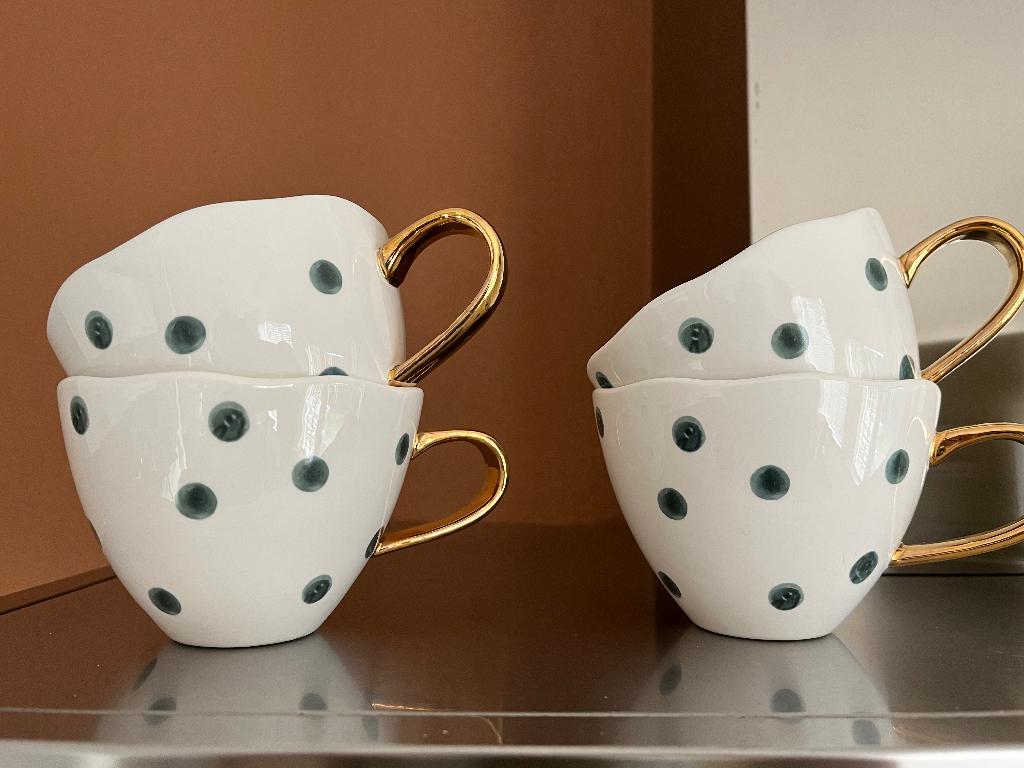 Urban Nature Culture thee-/koffieservies (uitgebreide set), Huis en Inrichting, Ophalen, Zo goed als nieuw, Overige stijlen, Kop(pen) en/of Schotel(s)