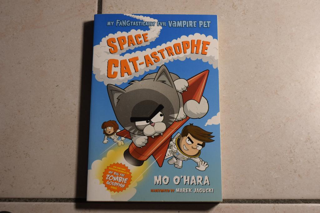 Space Cat-Astrophe / Mo O’Hara       , Ophalen of Verzenden, Zo goed als nieuw, Fictie