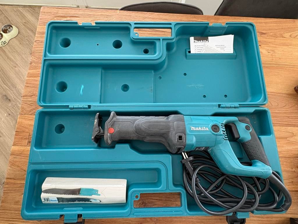 Makita Reciprozaag JR3050T met koffer en boekjes, Ophalen, Gebruikt, 70 mm of meer, 600 tot 1200 watt