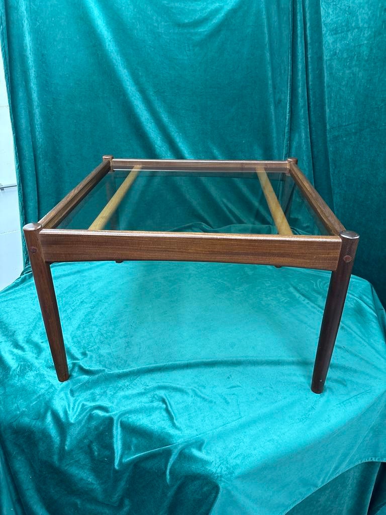 Vintage koffietafel met rook kleurig glazen blad, Huis en Inrichting, Tafels | Salontafels, Ophalen, Gebruikt, 50 tot 100 cm, .