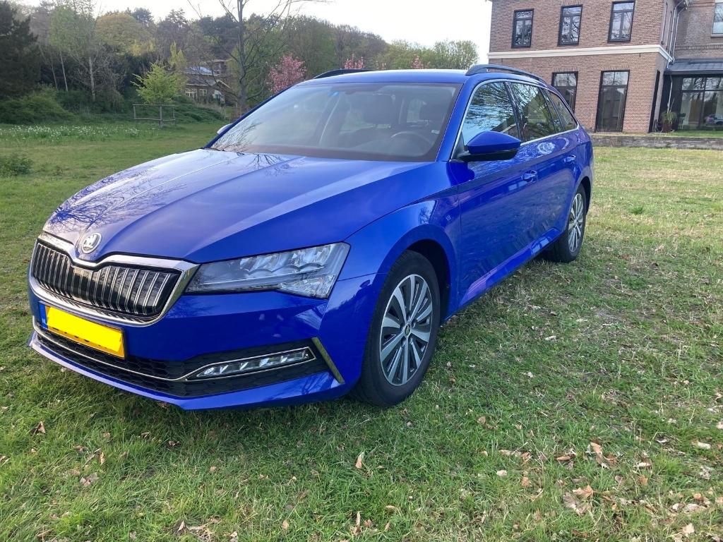 Skoda Superb Combi TSI iV 218PK HYBRID DSG BUSINESS TREKHAAK, Stof, Navigatiesysteem, Blauw, Plug-in hybride
