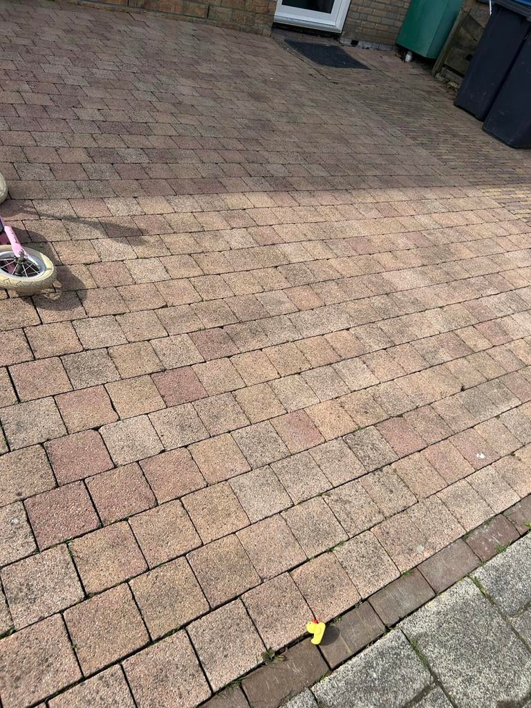 Gebruikte betonnen klinkers voor terras of oprit, Gebruikt, Klinkers, Ophalen of Verzenden, 10 m² of meer