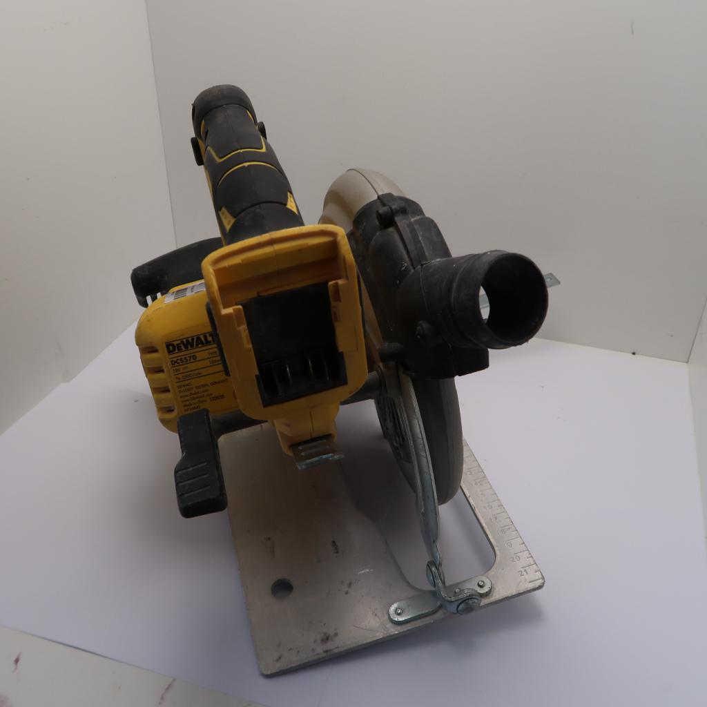 DeWalt DCS570 Cirkelzaag Body | In Prima Staat, Niet ingevuld, Zo goed als nieuw, Niet ingevuld, Niet ingevuld