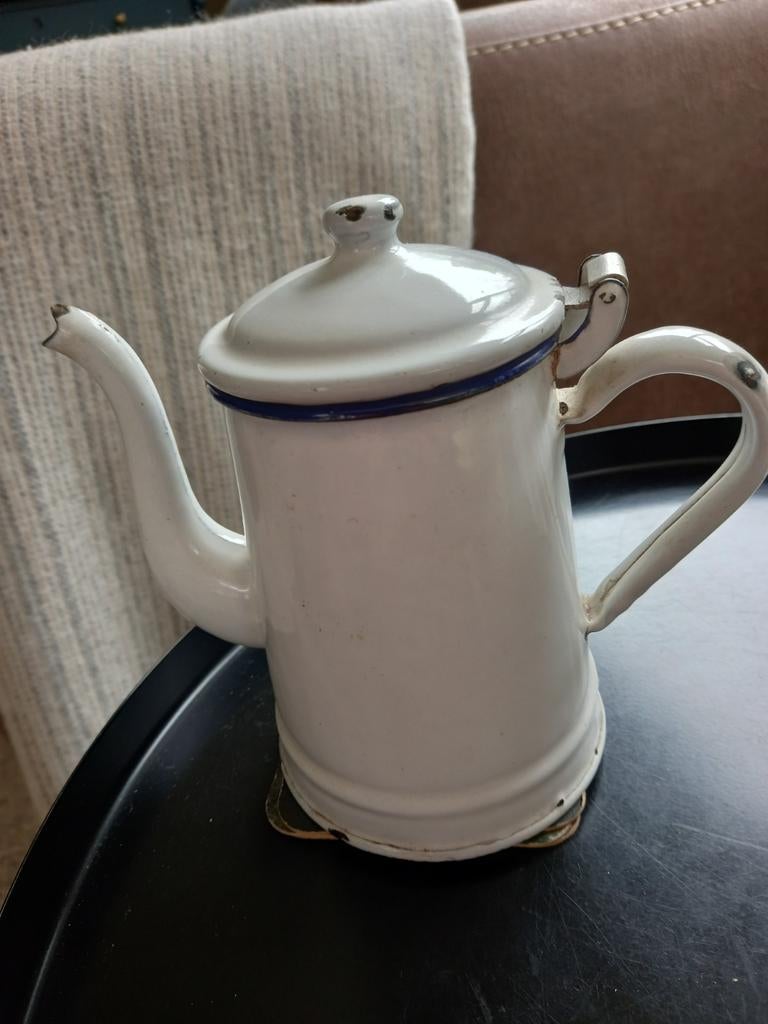 Klein Brocante wit emaille koffiepotje  model  17 cm hoog, Ophalen of Verzenden